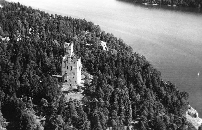 Cedergrenska Tornet i svartvitt