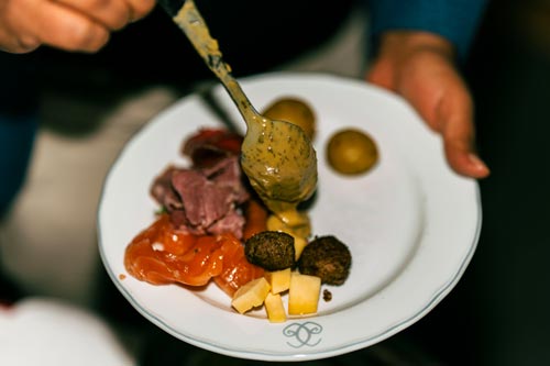 Under ett julbord hos Cedergrenska