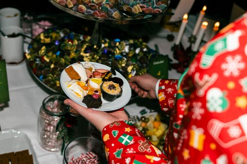 Under ett julbord hos Cedergrenska
