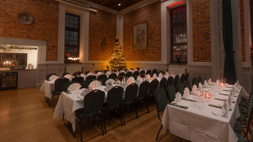 Matsalen under julbord på Cedergrenska tornet 